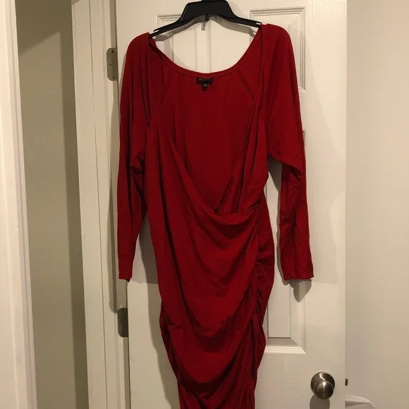 MAKE OFFER! Sassy? You bet! RetroChic by Torrid Elegant Red Women's Wrap Dress - Picture 4 of 8